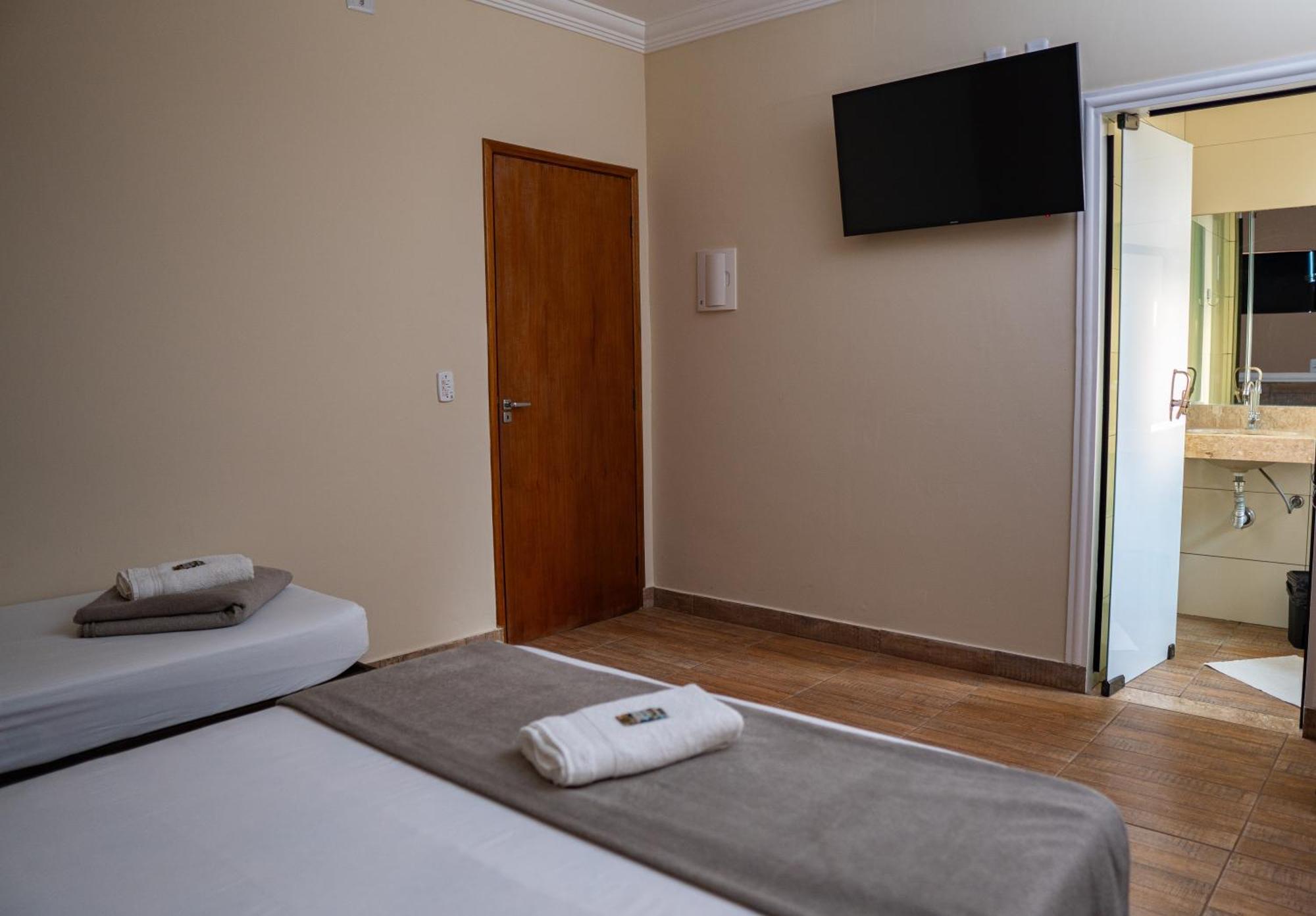 Hotel Nixon Itaí Buitenkant foto